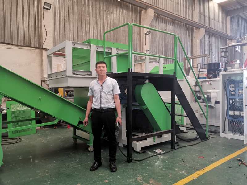 1000型單軸撕碎機破碎機-PE管材機頭料撕碎分機-佳諾機優質供應