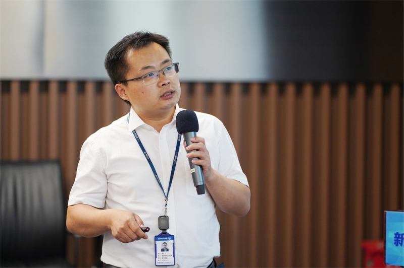 5.新松醫療與服務機器人高級總監包仁人作技術分享_副本.jpg