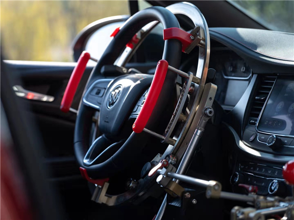 新松自動駕駛機器人進駐國內(nèi)知名車企試車場