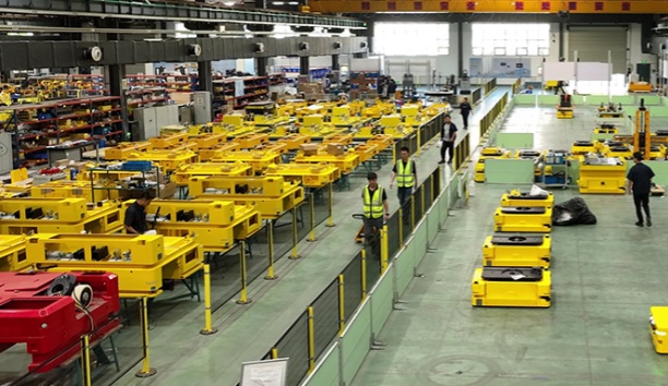 大規(guī)模出海！新松移動(dòng)機(jī)器人大批量進(jìn)駐歐洲本土新能源市場(chǎng)