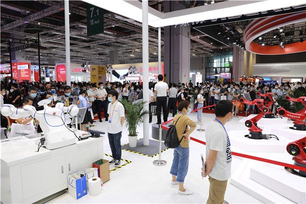 錨定需求導(dǎo)向，領(lǐng)鑄創(chuàng)新方案&mdash;&mdash;新松閃耀工博會(huì)！