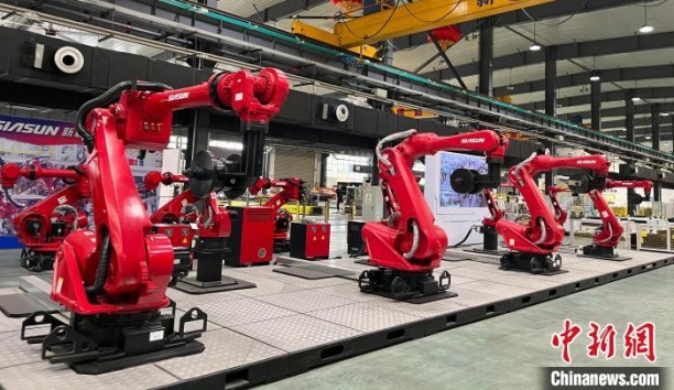 中國(guó)新聞網(wǎng)&mdash;&mdash;（高質(zhì)量發(fā)展調(diào)研行）解碼新松如何助推遼寧制造業(yè)加快轉(zhuǎn)型升級(jí)