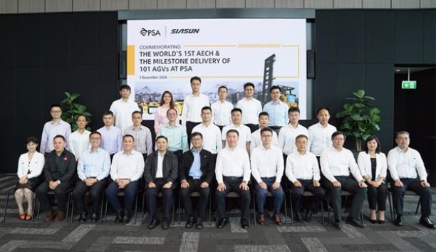 環球科技網&mdash;&mdash;港口移動機器人海外交付超100臺 首臺空集裝箱堆碼機器人發布