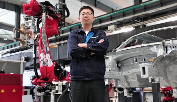 人民網(wǎng)&mdash;&mdash;創(chuàng)新路上遇見你｜王曉峰：干機(jī)器人的，都特別酷