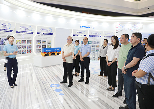 人民日報2023年媒體融合發展專題培訓班走進新松